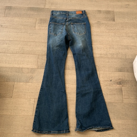 ⭐️ 2 for $10 OR $7 each ⭐️ Bluenotes Super High Rise Flare denim * US 8 - Picture 6 of 8